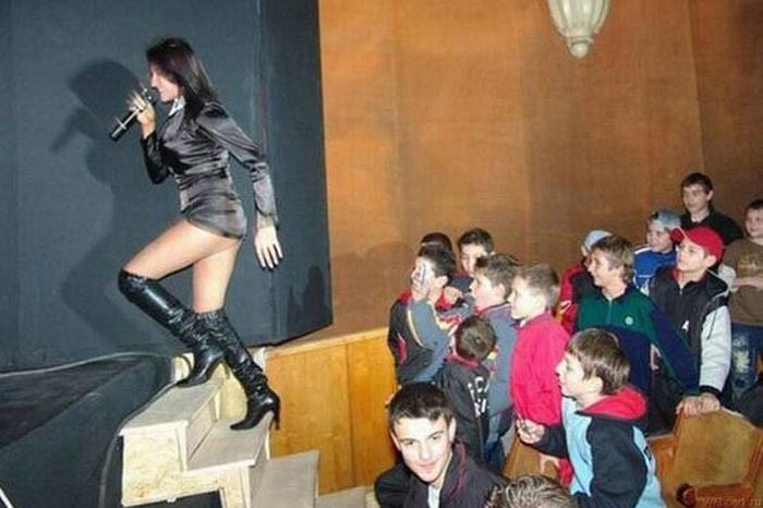 DİZİLER AHLAK BOZUYOR DİĞER TARAFTAN ŞİDDETE ÖZENDİRİYOR