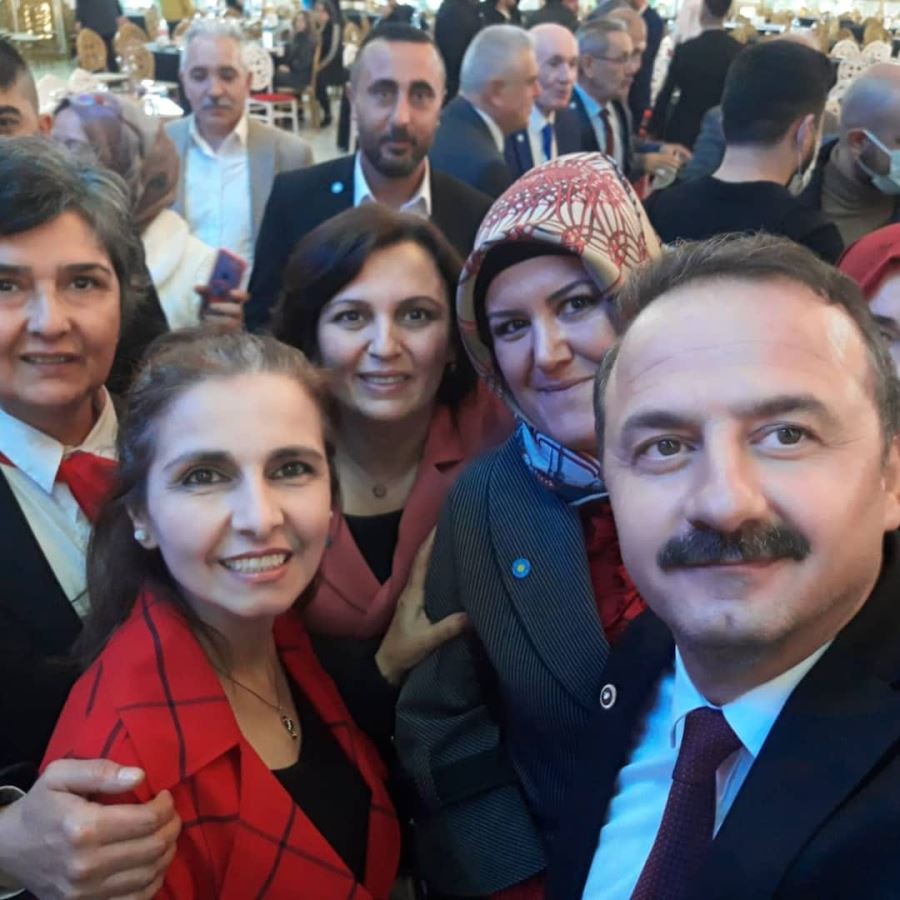 İSTERSE BABAM OLSUN DOĞRUYA DOĞRU EYRİ YE EYRİ İYİ PARTİDE CİDDİYET ZAYIFLIĞI BAŞLAMIŞ.