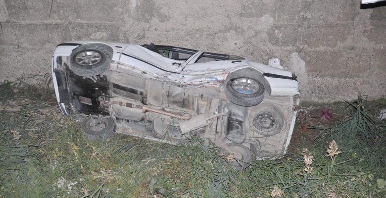 AMMAN DİKKAT SÜRÜCÜLER KARLI SEMTTE TRAFİK KURAL TANIMIYOR HELE Kİ TEDBİR ALAMADIYSAN.