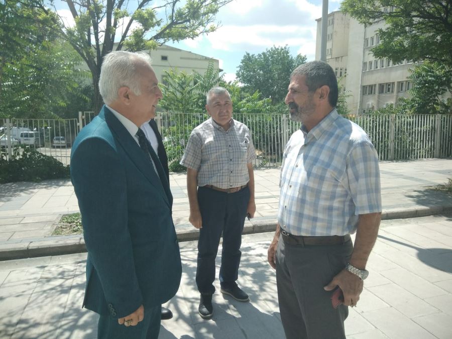 İYİ PARTİDE ARAP OSMAN BARAN ÇALMADIK KAPI SIKMADIK EL BIRAKMIYOR.