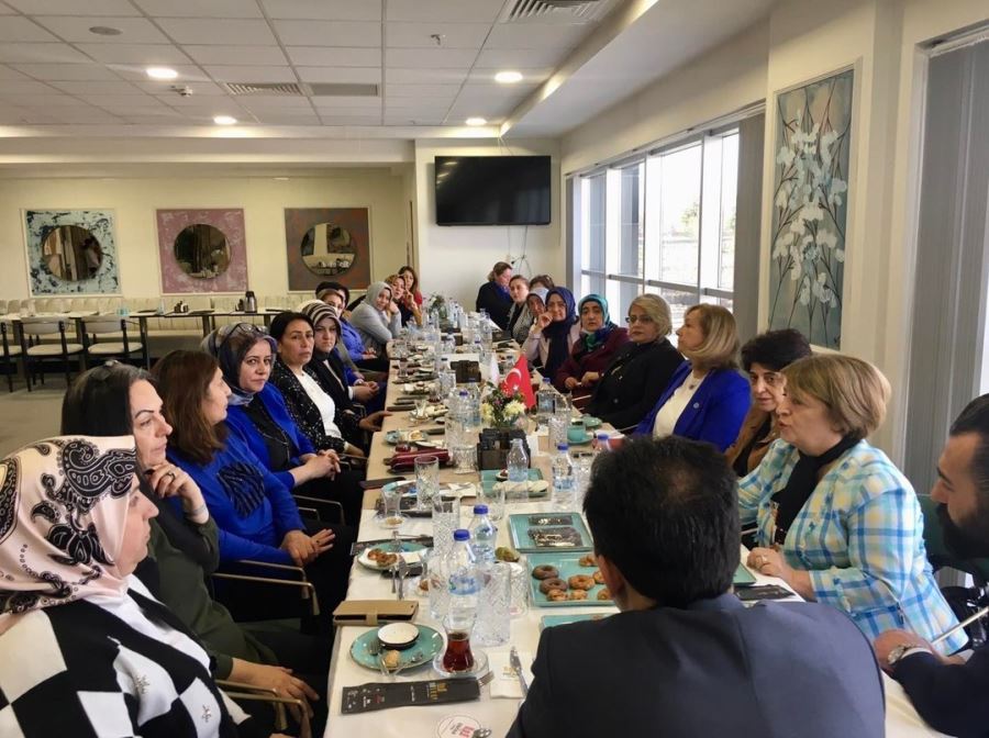 İYİ PARTİ DE SESSİZ İFTAR YEMEYİ.