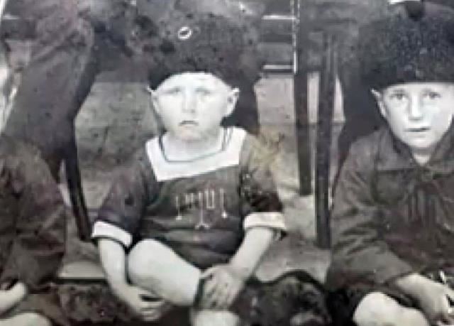 İŞTE ATATÜRKÜN GELECEĞİNİ TARİF EDEN FOTOĞRAFI: