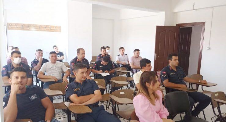 ZAMANIMIZDA BOŞANMALARIN ÇOĞALMASI NEDENİ İLE POLİS VE JANDARMAYA EVLİLİK ÖNCESİ  EĞİTİMİ  VERİLDİ.