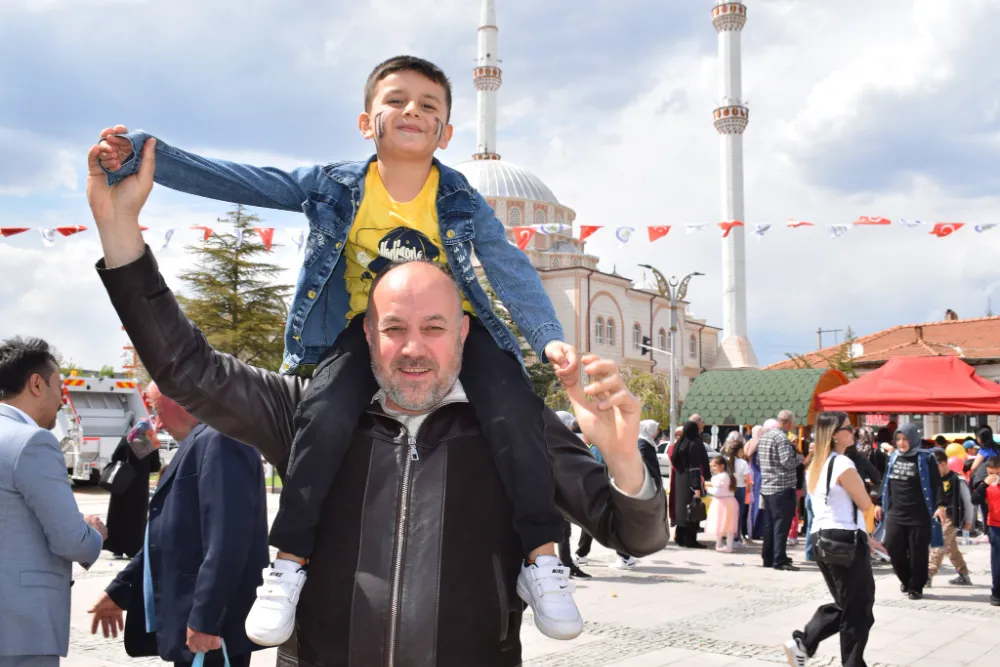 BAHŞILI BELEDİYE BAŞKANI 4,5 YILDIR DİNLENMEDİ GECE YATTIĞI İLE YETİNDİ: