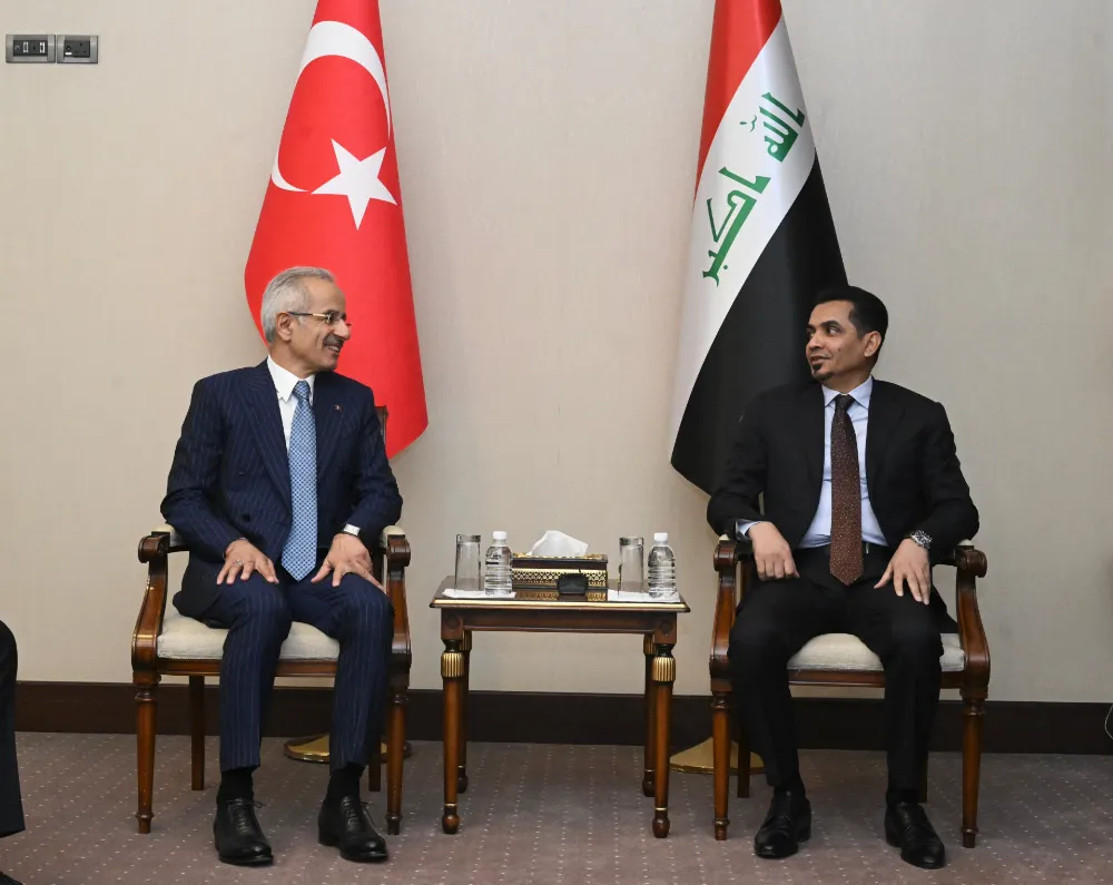 BAKAN URALOĞLU, IRAK ULAŞTIRMA BAKANI REZZAK MUHEYBES ES-SADAVİ İLE “KALKINMA YOLU PROJESİ’NDE” MUTABAKAT SAĞLADI   