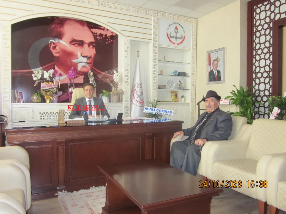 VATAN SEVGİSİ BÖYLE OLMALI MESLEĞİNİN DIŞINA ÇIKMAMALI BİRİ TOKATLI İDİ BUDA KÜTAHYALI.
