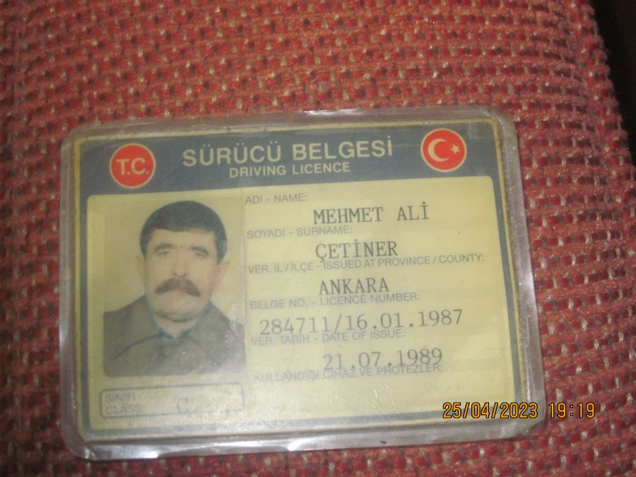 BU NASIL BİR İŞTİR SEVGİLİ OKURLAR REFLEKSİN YOK DİYE EHLİYETİME EL KOYUYOR KENDİLERİ DEVLET YÖNETİYOR.