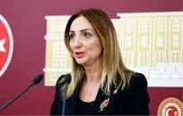 AYLİN NAZLIAKA