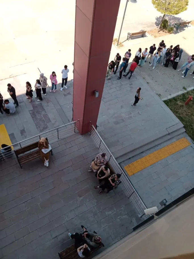 KIRIKKALE ÜNİVERSİTESİNDE KAYIT ÇİLESİ Mİ DESEK YOKSA KEPAZELİK DİZ BOYUMU DESEK