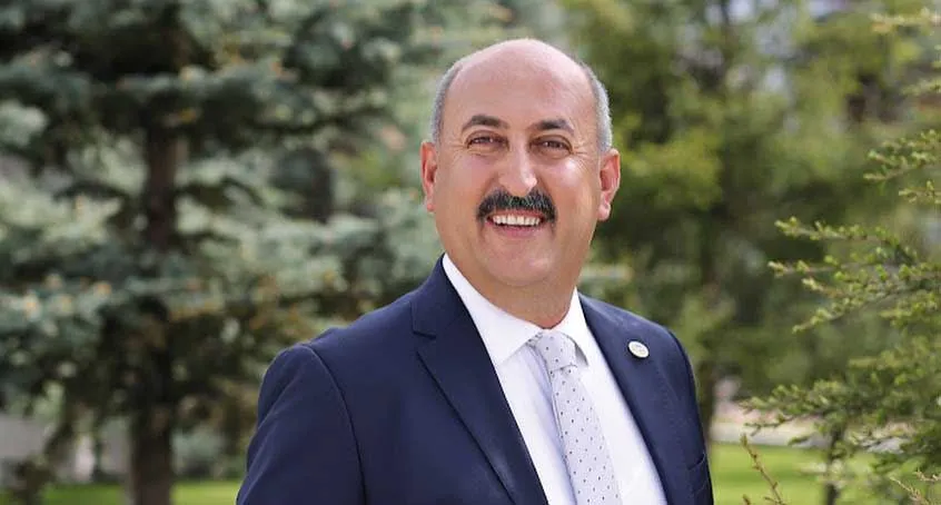SAÇMA YEMİŞ BILDIRCIN GİBİ AYAĞI SALLANAN ADAYLAR VAR.