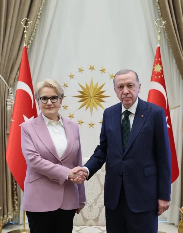 BİZ BASINDAN KORKMAYAN KUVVETLER AYRILI NA DOST OLAN İKTİDAR ARIYORUZ.
