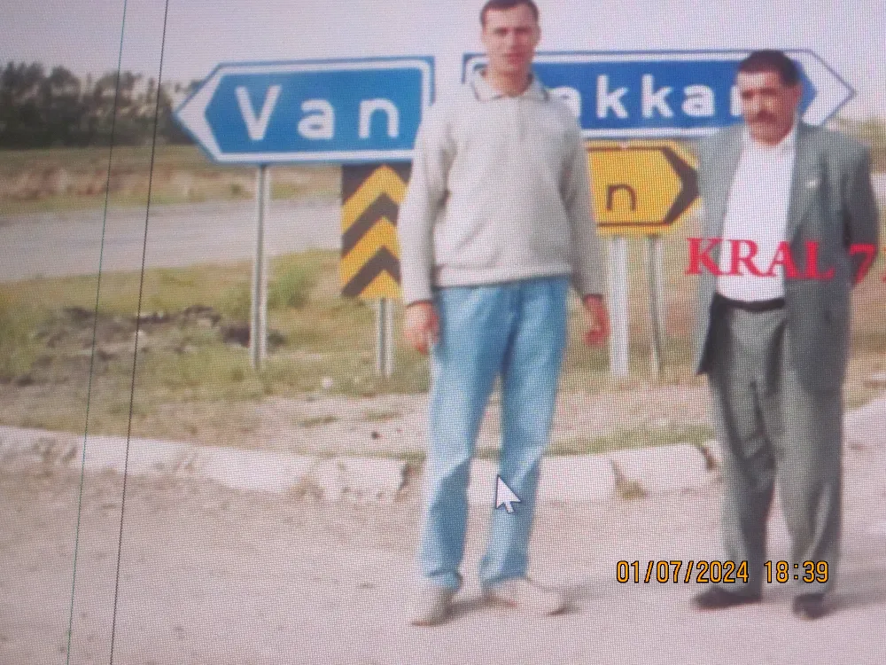 GAZETECİ OLMAK MEZİYET MESELESİ AJANSLARA DAYANARAK İŞ YAPMAK HANTALLIĞA DELALETTİR.