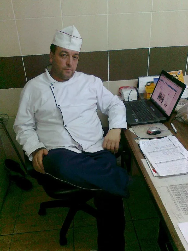 RÜŞTÜ DOĞAN 40 YILDIR ŞEF GIRAMAJLI AŞÇI YEMEK ŞİRKETİ AÇILDI,