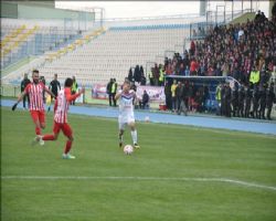 ŞİMŞEKLER İLK YARIYI LİDER KAPATTI