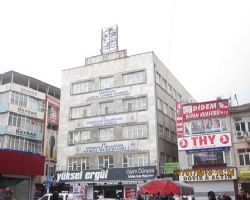ATATÜRK BÜSTÜNDEN RAHATSIZ MI OLDULARDI ACABA?