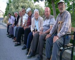 Emekliye 3 maaş avans! YİNE EMEKLİ BORÇLANDIRALACAKMI?