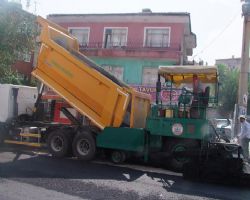 Belediye asfalt çalışmaları hızla devam ediyor
