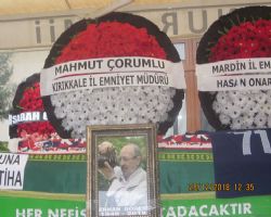 DEVLET ADAMI GİBİ ÇELENK FURYASI.