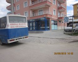 RESMİ ARAÇLA SELİM ÖZER MAHALLESİNDE ALIŞVERİŞ.