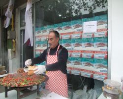 Hasret Derneğinden öğrenciler için kermes açıldı
